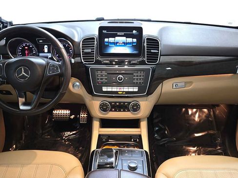 Used 2019 Mercedes-Benz GLE 400 4MATIC image 17