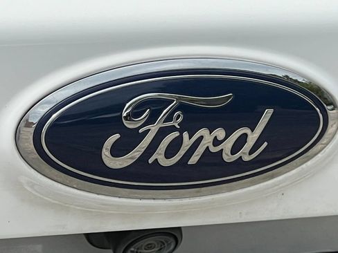 Used 2017 Ford Escape SE w/ Equipment Group 201A AWD/4WD image 38