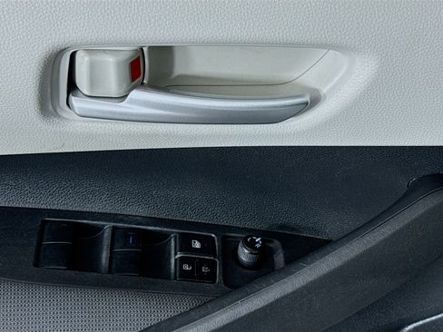 Used 2021 Toyota Corolla L FWD image 21