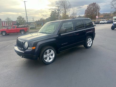 Used 2014 Jeep Patriot Latitude image 11