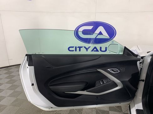 Used 2020 Chevrolet Camaro LT image 13