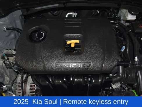 Used 2025 Kia Soul LX w/ LX Technology Package FWD image 7