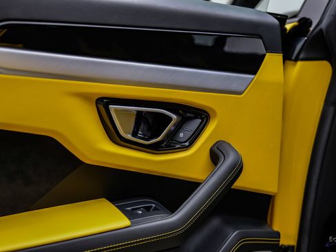 Used 2021 Lamborghini Urus AWD/4WD image 99