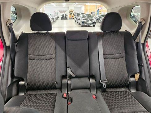 Used 2017 Nissan Rogue SV AWD/4WD image 36