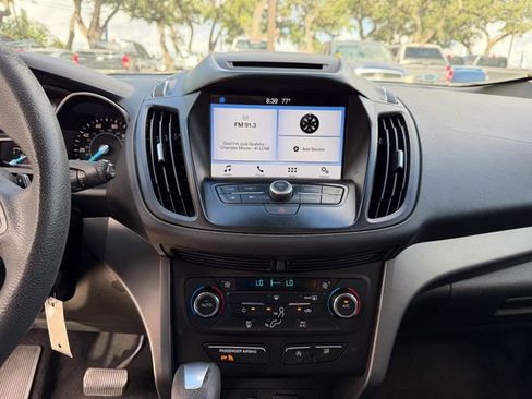 Used 2017 Ford Escape SE w/ Equipment Group 201A FWD image 12
