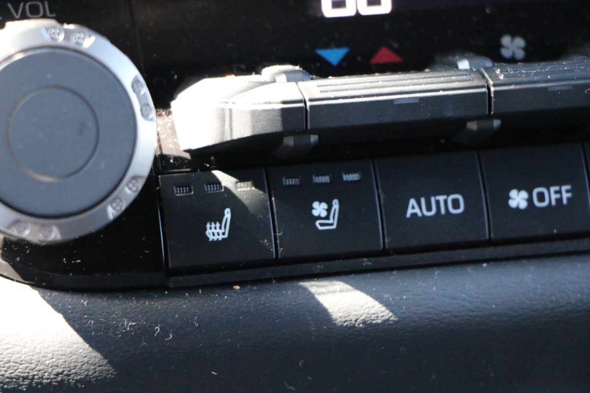Used 2023 Toyota Sequoia Platinum AWD/4WD image 25