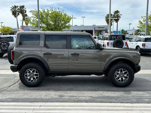 Used 2025 Ford Bronco Badlands AWD/4WD image 9