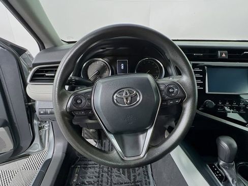 Used 2019 Toyota Camry L image 10