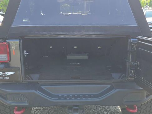 Used 2017 Jeep Wrangler Unlimited Rubicon AWD/4WD image 14