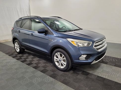 Used 2018 Ford Escape SE w/ SE Sync 3 Package AWD/4WD image 11