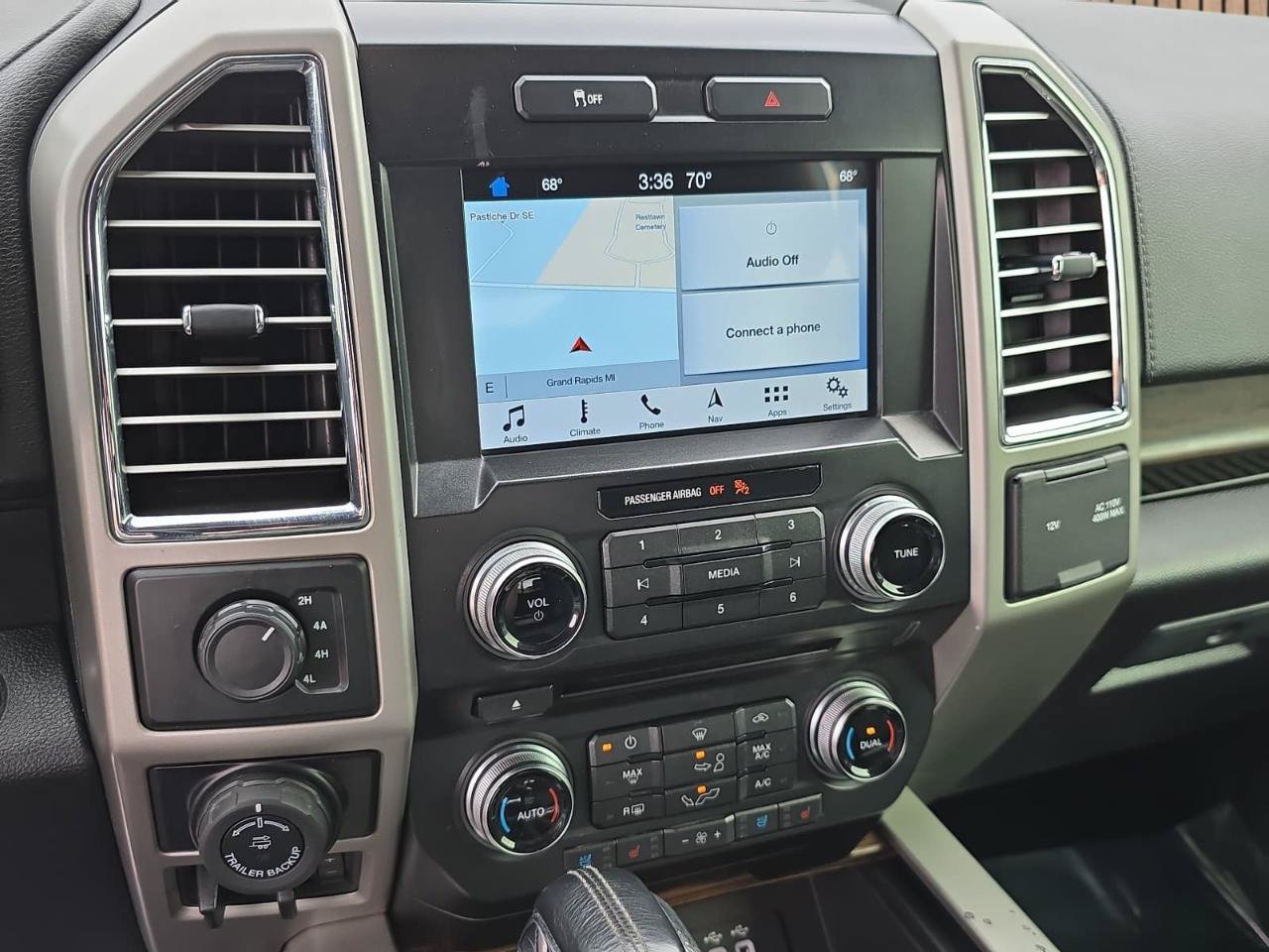 Used 2016 Ford F150 Lariat w/ Equipment Group 501A Mid AWD/4WD image 27