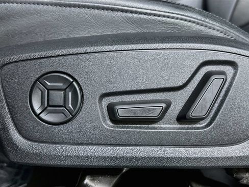 Used 2021 Audi Q3 2.0T Premium w/ Convenience Package AWD/4WD image 19