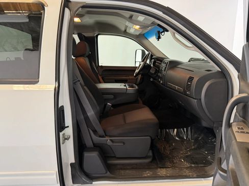 Used 2010 Chevrolet Silverado 2500 LT AWD/4WD image 25