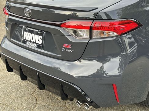 Used 2026 Toyota Corolla SE w/ SE Premium Package FWD image 34