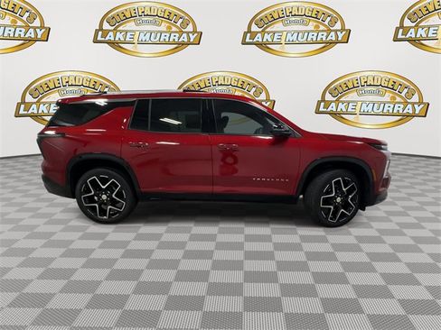 Used 2025 Chevrolet Traverse High Country image 4