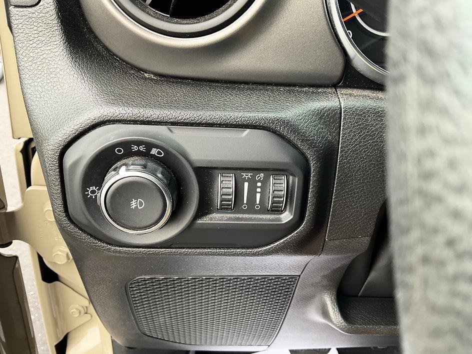 Used 2022 Jeep Wrangler Unlimited Sport AWD/4WD image 19