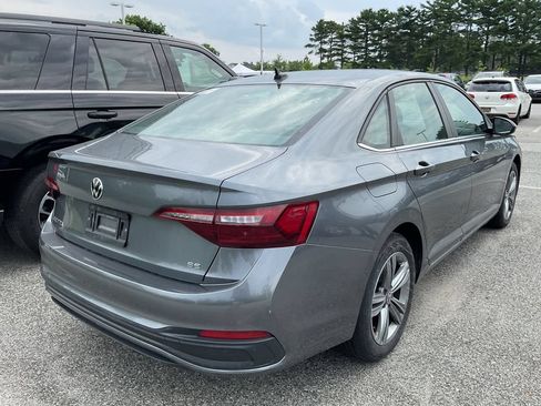 Used 2024 Volkswagen Jetta SE FWD image 12