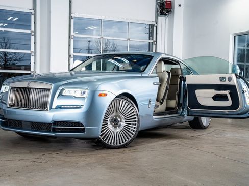 Used 2017 Rolls-Royce Wraith image 2