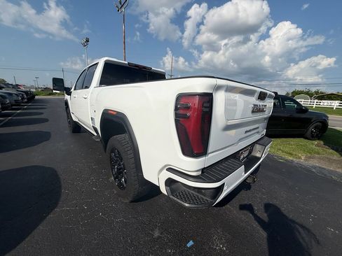 Used 2024 GMC Sierra 2500 AT4 w/ AT4 Premium Plus Package AWD/4WD image 6
