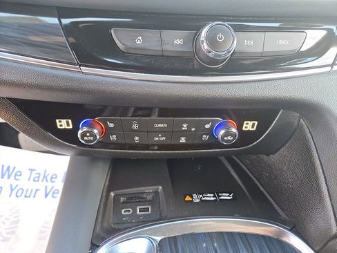 Used 2024 Buick Enclave Premium image 24