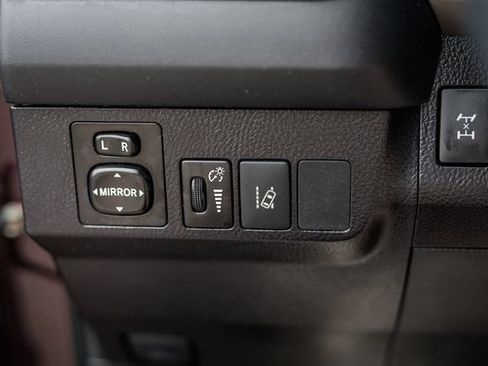 Used 2018 Toyota RAV4 LE w/ All Weather Liner Package AWD/4WD image 39