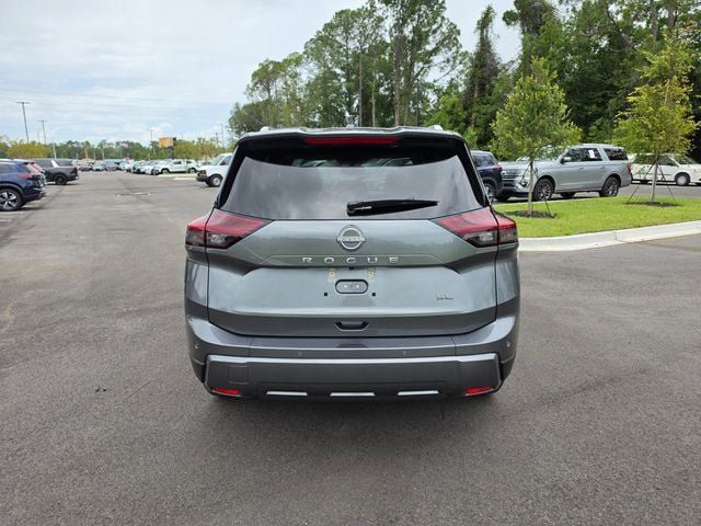 Used 2026 Nissan Rogue SL FWD image 8