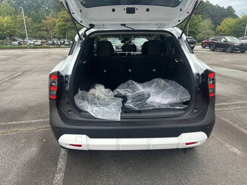 New 2026 Nissan Kicks SV image 18