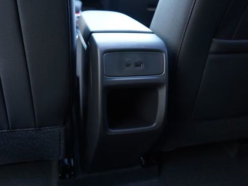 New 2026 Chevrolet Trax RS w/ Sunroof Package image 32