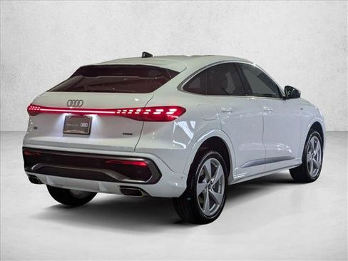 Certified 2025 Audi Q5 Premium Plus w/ Premium Plus AWD/4WD image 5