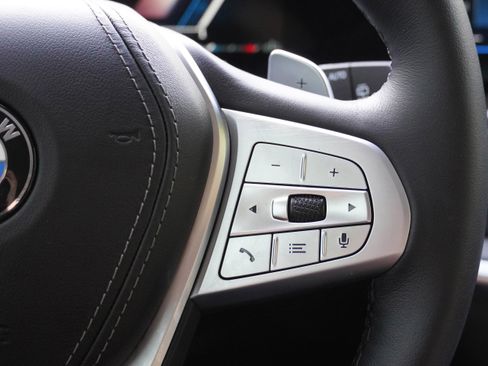 Certified 2025 BMW X7 xDrive40i w/ Premium Package image 22