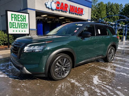 Used 2022 Nissan Pathfinder SL w/ SL Premium Package FWD image 1