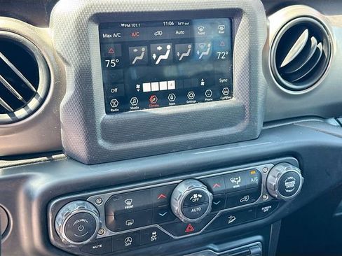 Used 2019 Jeep Wrangler Sport AWD/4WD image 12