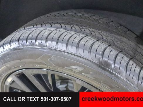 Used 2023 GMC Yukon SLT AWD/4WD image 12