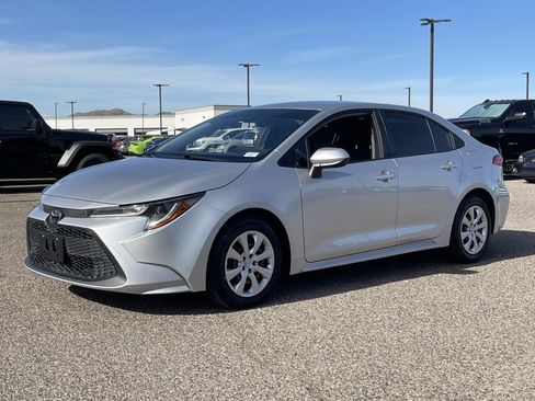 Used 2021 Toyota Corolla LE w/ Carpet Mat Package (TMS) image 2