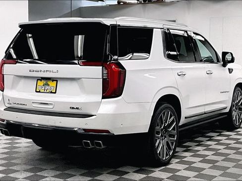 Used 2025 GMC Yukon Denali Ultimate AWD/4WD image 13