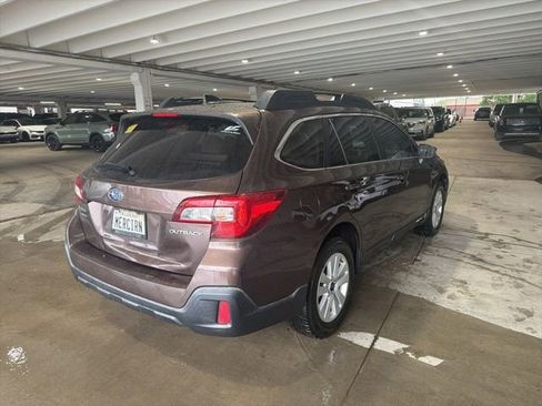 Used 2019 Subaru Outback 2.5i Premium image 3