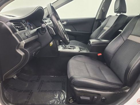 Used 2013 Toyota Camry SE image 24