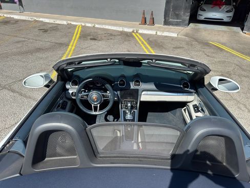 Used 2020 Porsche 718 Boxster RWD image 18