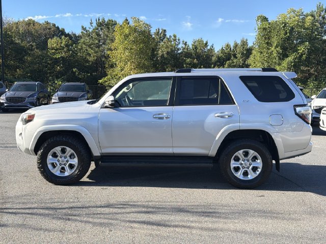 Used 2022 Toyota 4Runner SR5 Premium AWD/4WD image 4