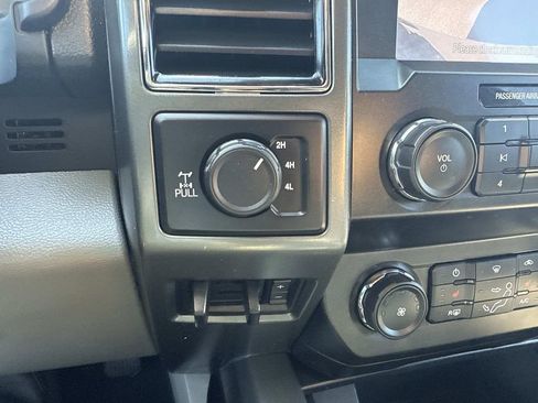 Used 2021 Ford F250 XLT w/ XLT Premium Package AWD/4WD image 24