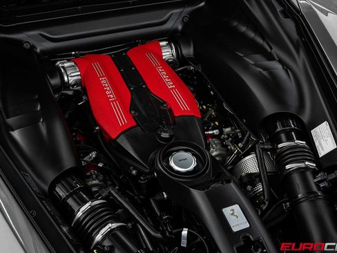 Used 2018 Ferrari 488 GTB RWD image 22