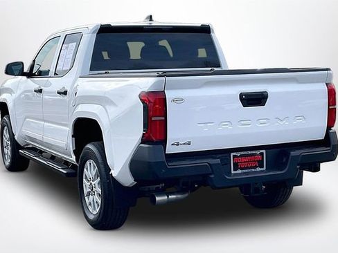 Used 2024 Toyota Tacoma SR image 12