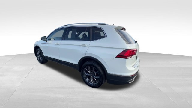 Used 2023 Volkswagen Tiguan SE w/ Panoramic Sunroof Package AWD/4WD image 4