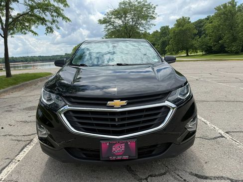 Used 2021 Chevrolet Equinox LS w/ LS Convenience Package AWD/4WD image 3