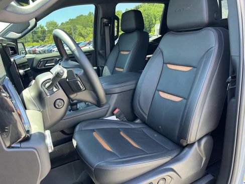 Used 2025 GMC Sierra 1500 AT4 w/ AT4 Premium Package AWD/4WD image 27