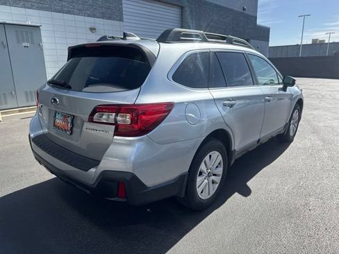 Used 2018 Subaru Outback 2.5i Premium AWD/4WD image 3