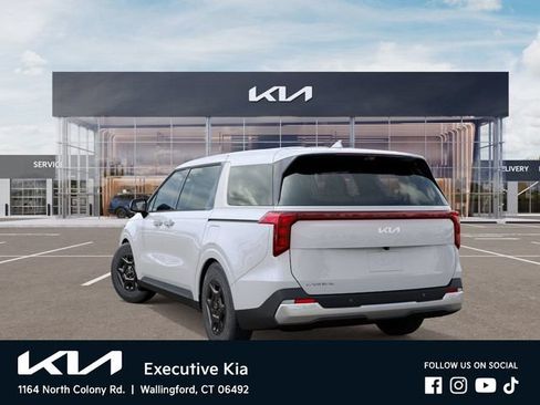 New 2026 Kia Carnival FWD image 4