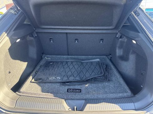 Used 2024 Volkswagen ID.4 Pro image 5