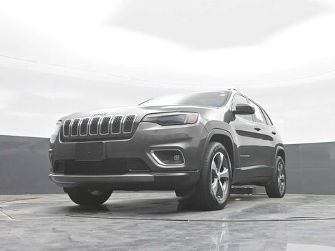 Used 2019 Jeep Cherokee Limited AWD/4WD image 31