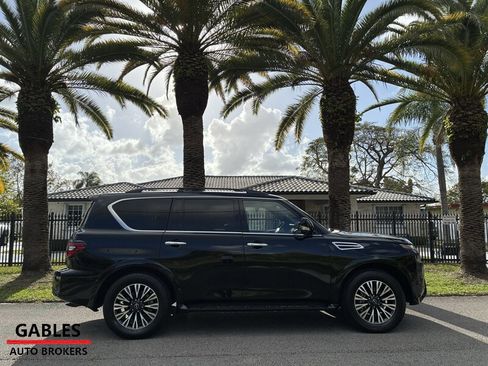 Used 2024 Nissan Armada SL w/ Midnight Edition Package image 2